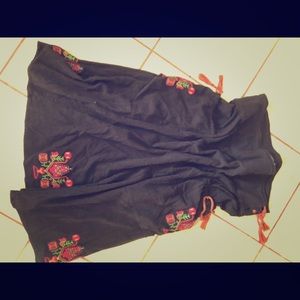 Embroidered black long skirt with pockets